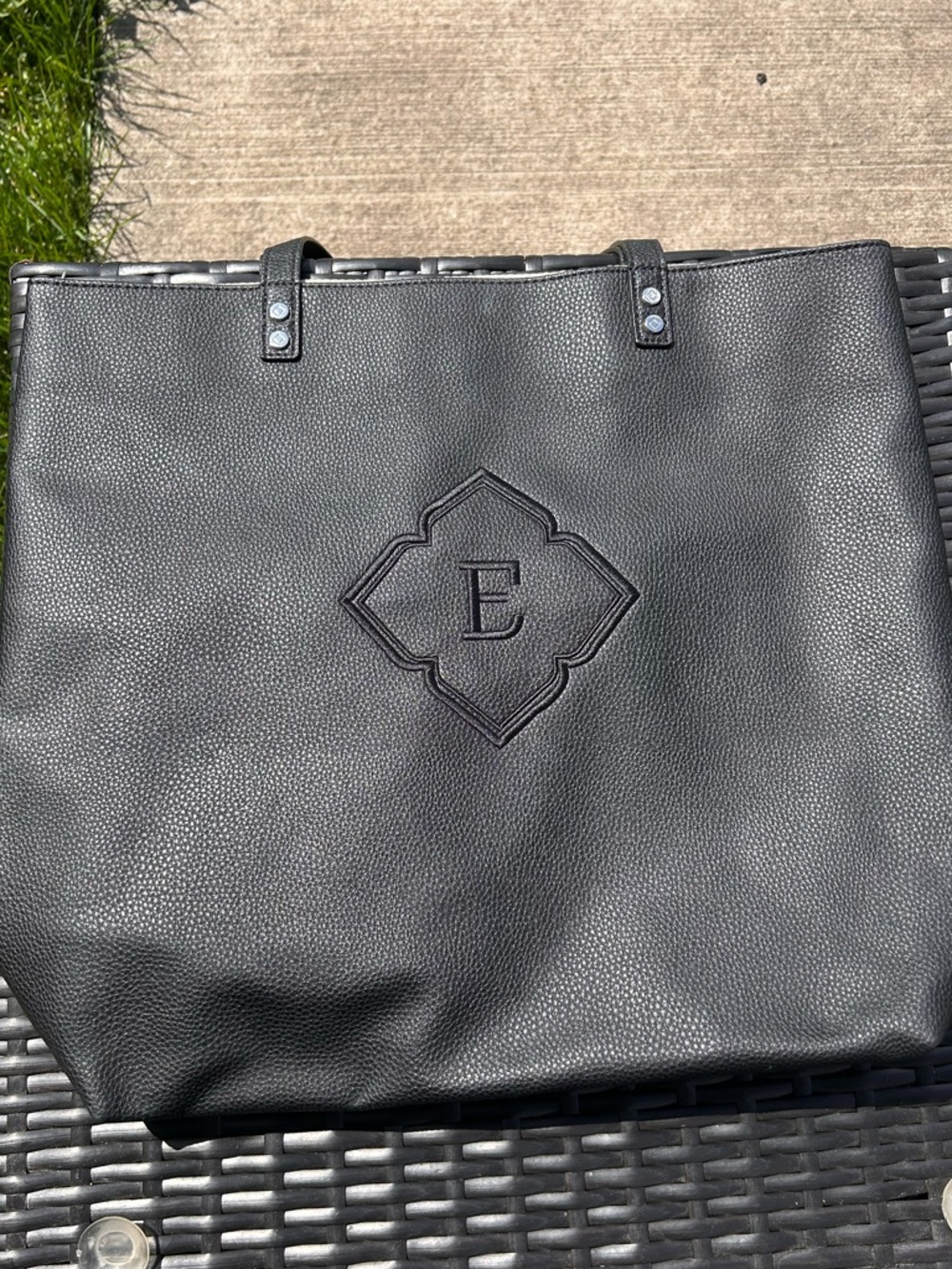 Thirty-one Around Town Tote & Matching Wallet - Picture 10 of 12